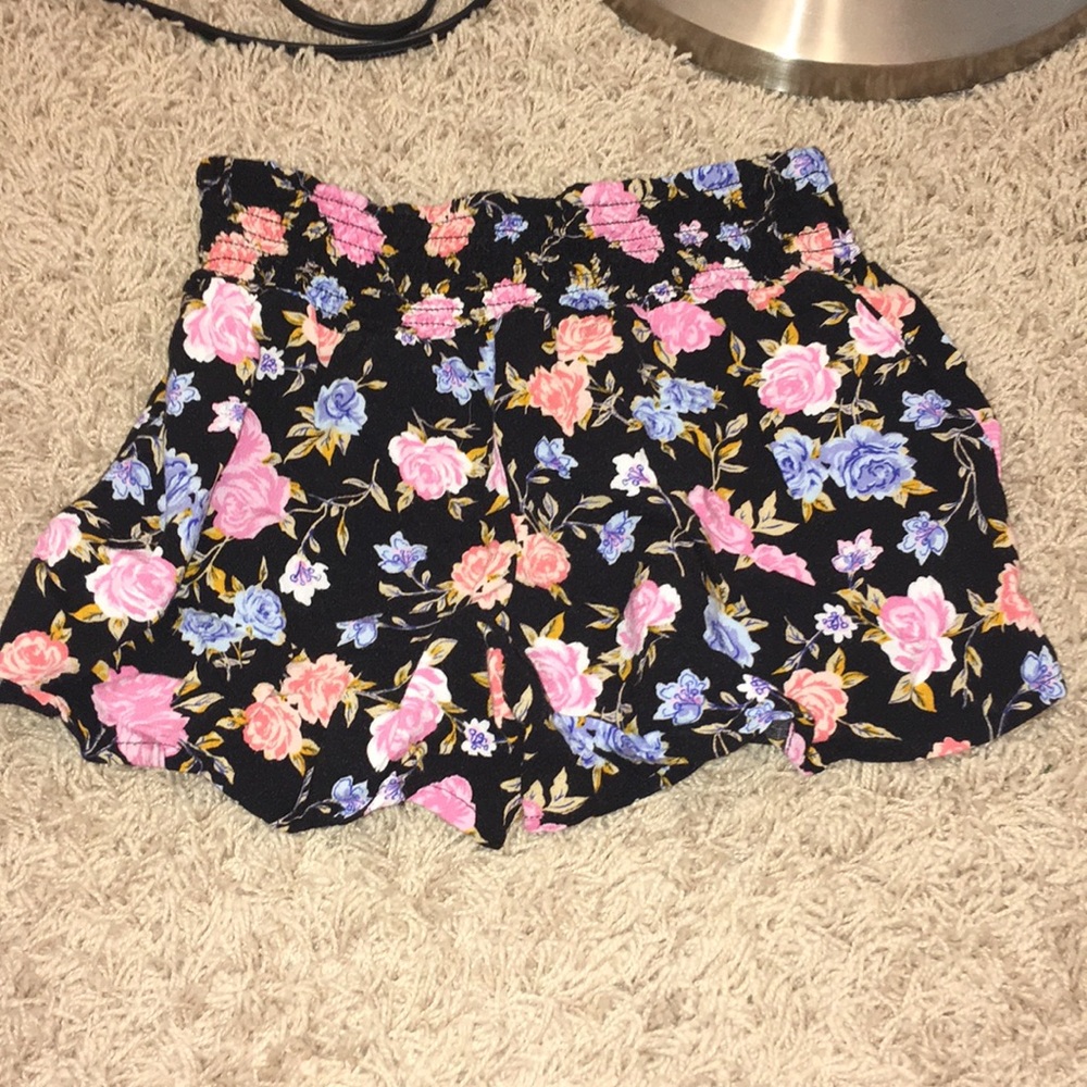 Shorts - Picture 3 of 3